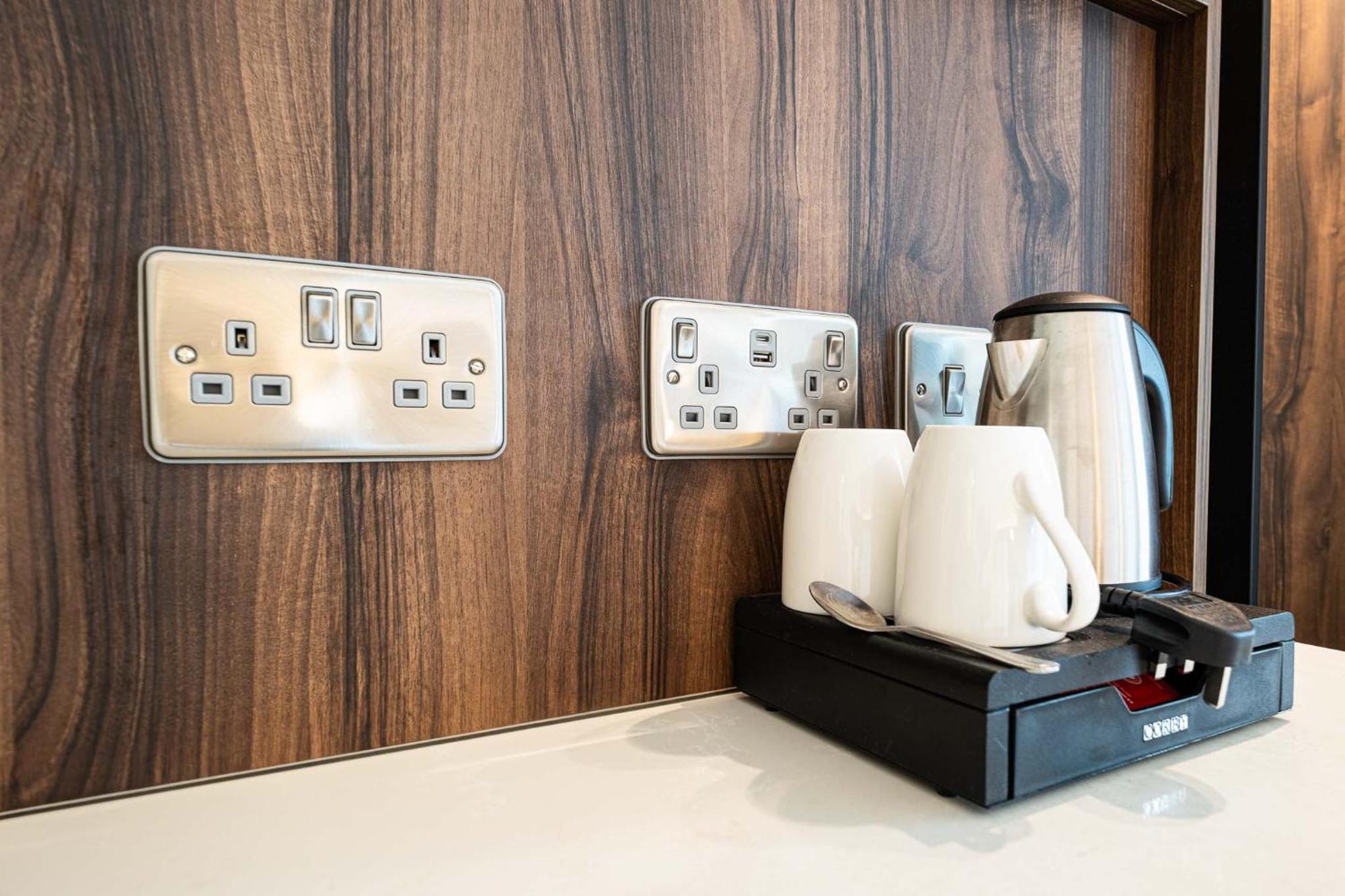 Hotel Brandon Conference&leisure Centre 3*